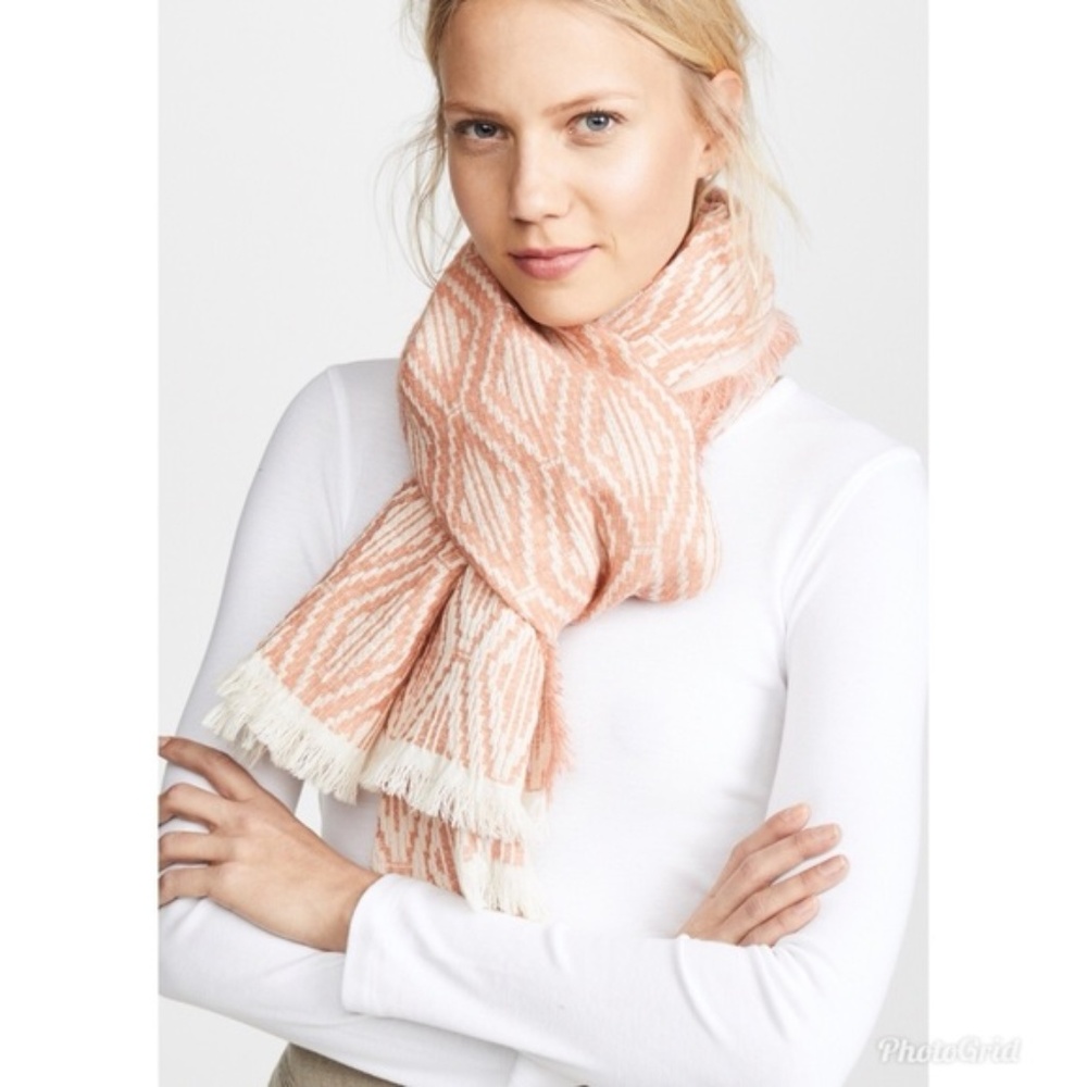 Madewell Geo Jacquard Scarf in Coral Rust